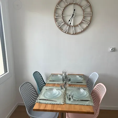 Lavou Apartment *