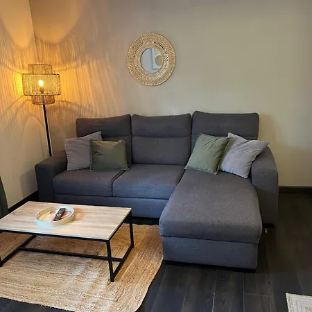 Apartment Lavou *